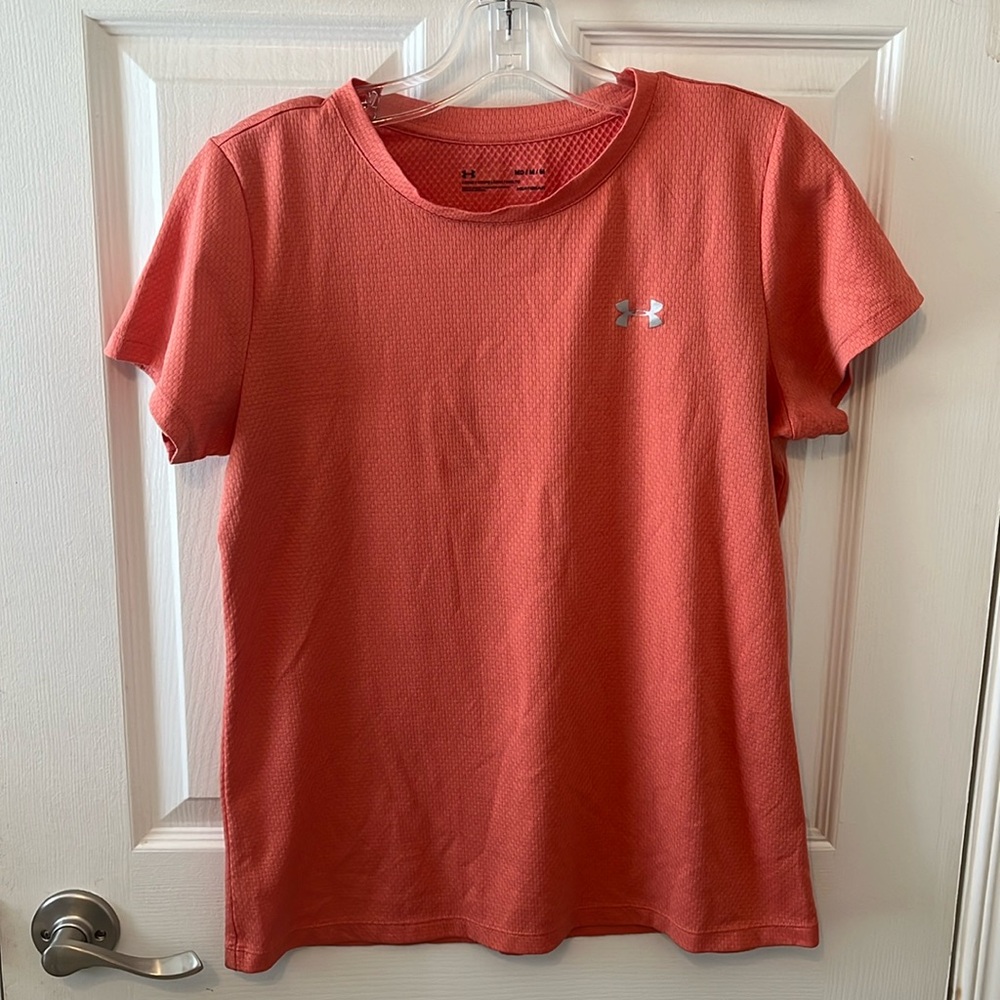 UNDER ARMOUR top